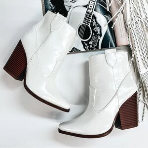 Qupid White Ankle Boots with Brown Block Heel